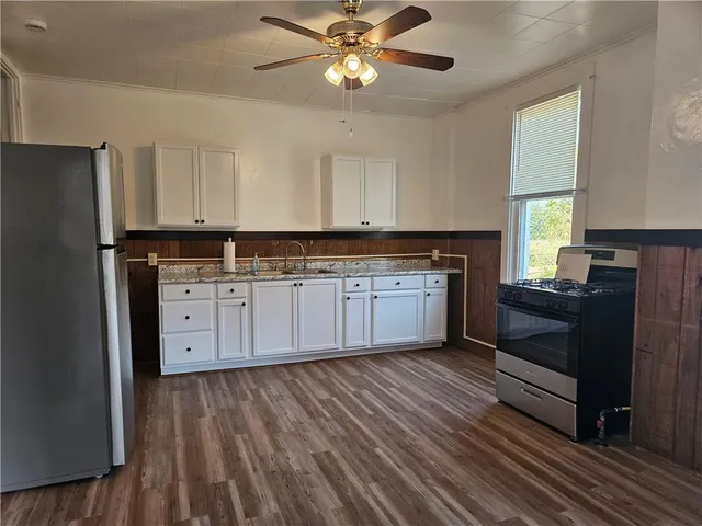 $1,450 | 2212 Cronemeyer Street, McKeesport, PA 15132