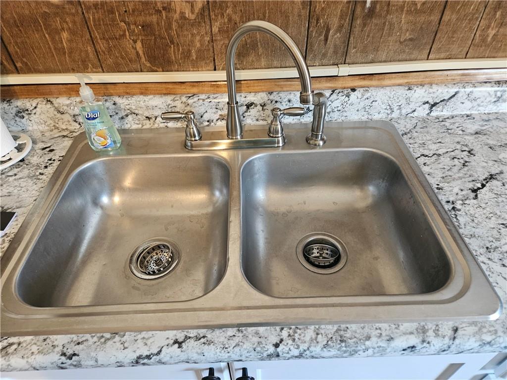 2212 Cronemeyer Street McKeesport, PA 15132 - Photo 3 of 48