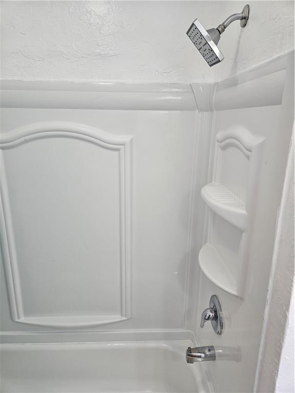 2212 Cronemeyer Street McKeesport, PA 15132 - Photo 39 of 48 a bathroom with a bathtub