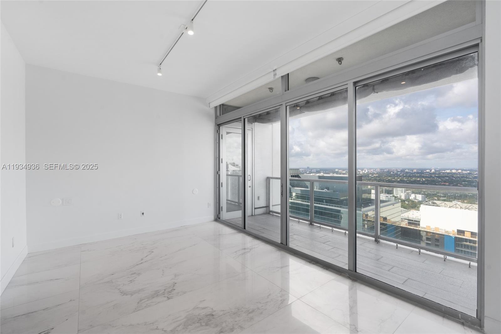 1425 Brickell Avenue, Unit 47B Miami, FL 33131 - Photo 19 of 31
