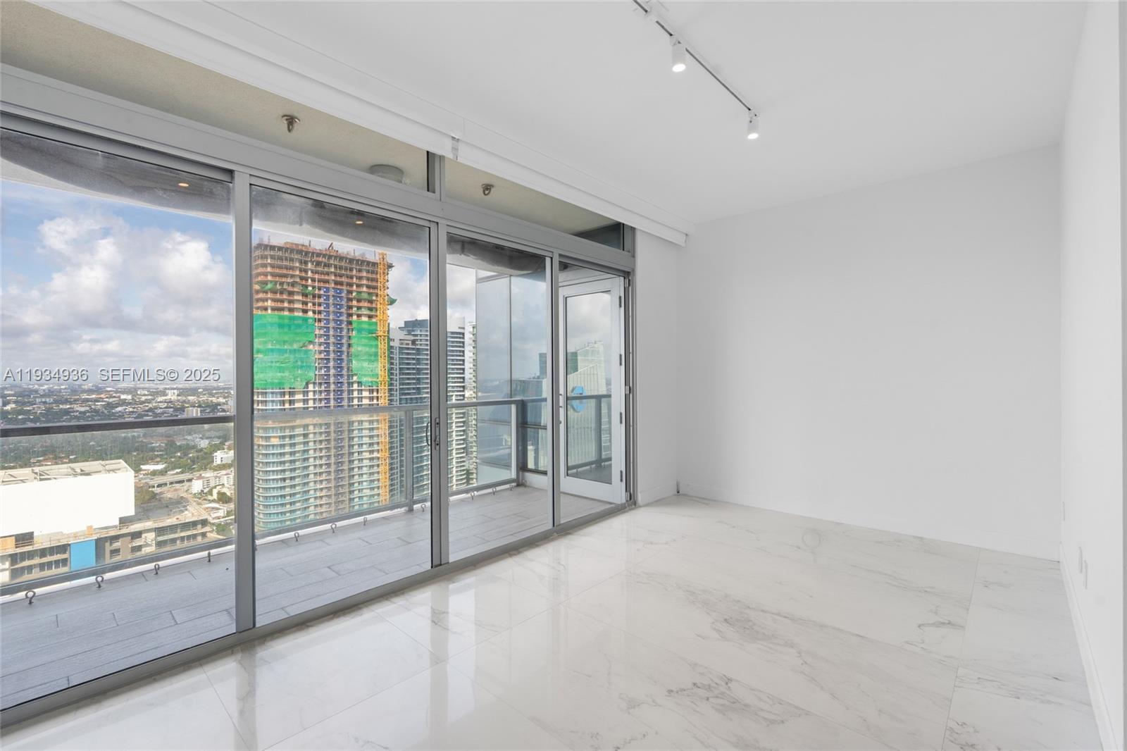 1425 Brickell Avenue, Unit 47B Miami, FL 33131 - Photo 20 of 31