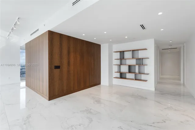 $14,500 | 1425 Brickell Avenue, Unit 47B, Miami, FL 33131