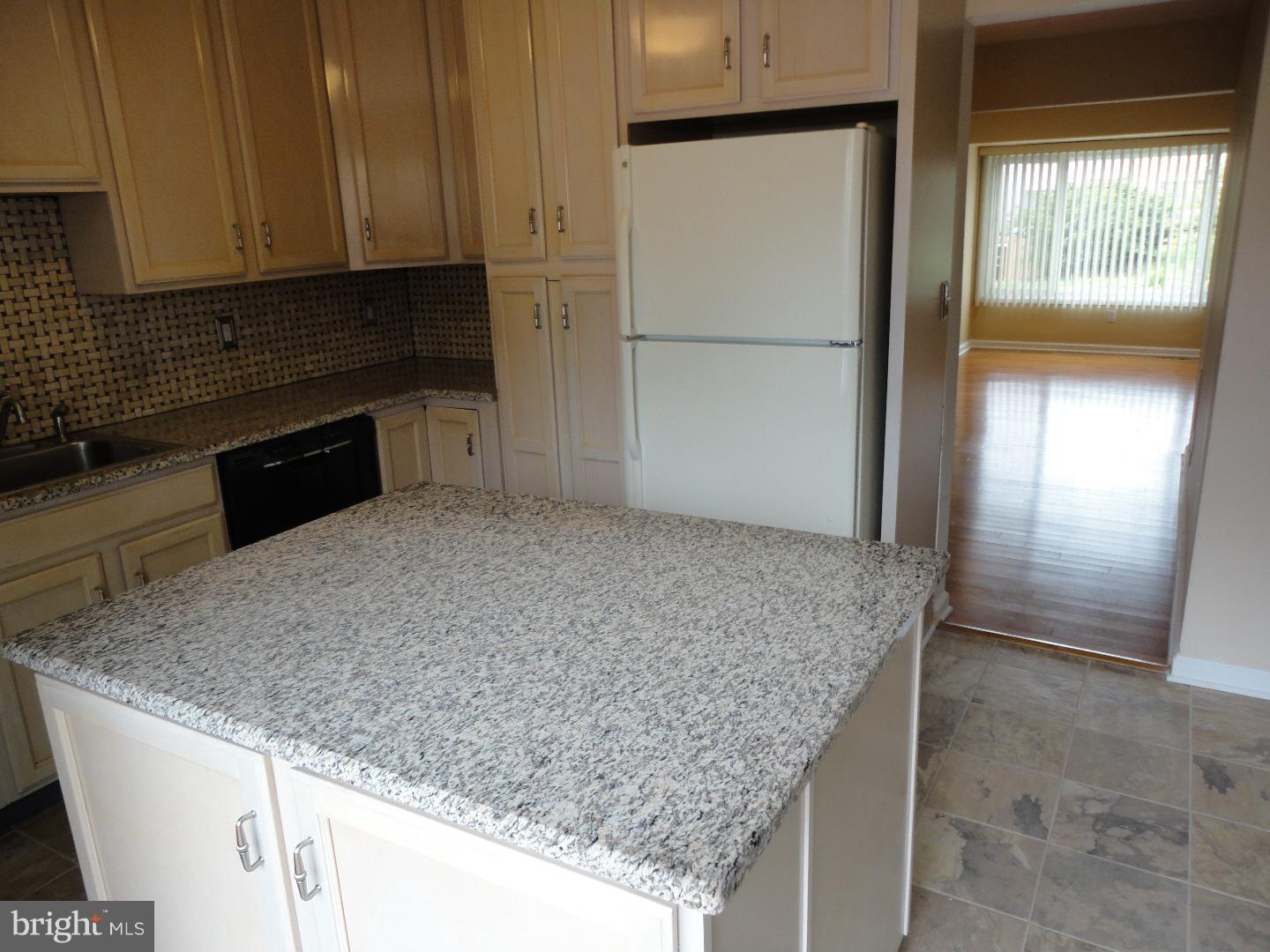 900 Jamestown Road Hightstown, NJ 08520 - Photo 11 of 25 Kitchen