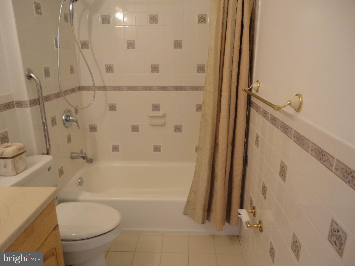 900 Jamestown Road Hightstown, NJ 08520 - Photo 15 of 25 Master Bathroom