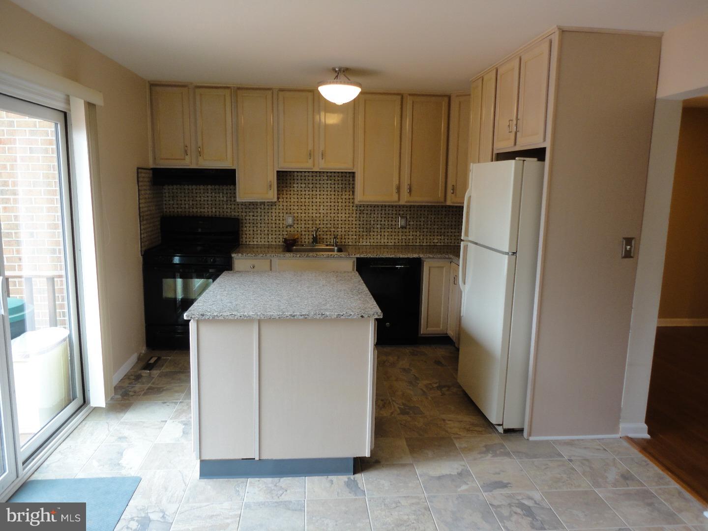 900 Jamestown Road Hightstown, NJ 08520 - Photo 7 of 25 Kitchen