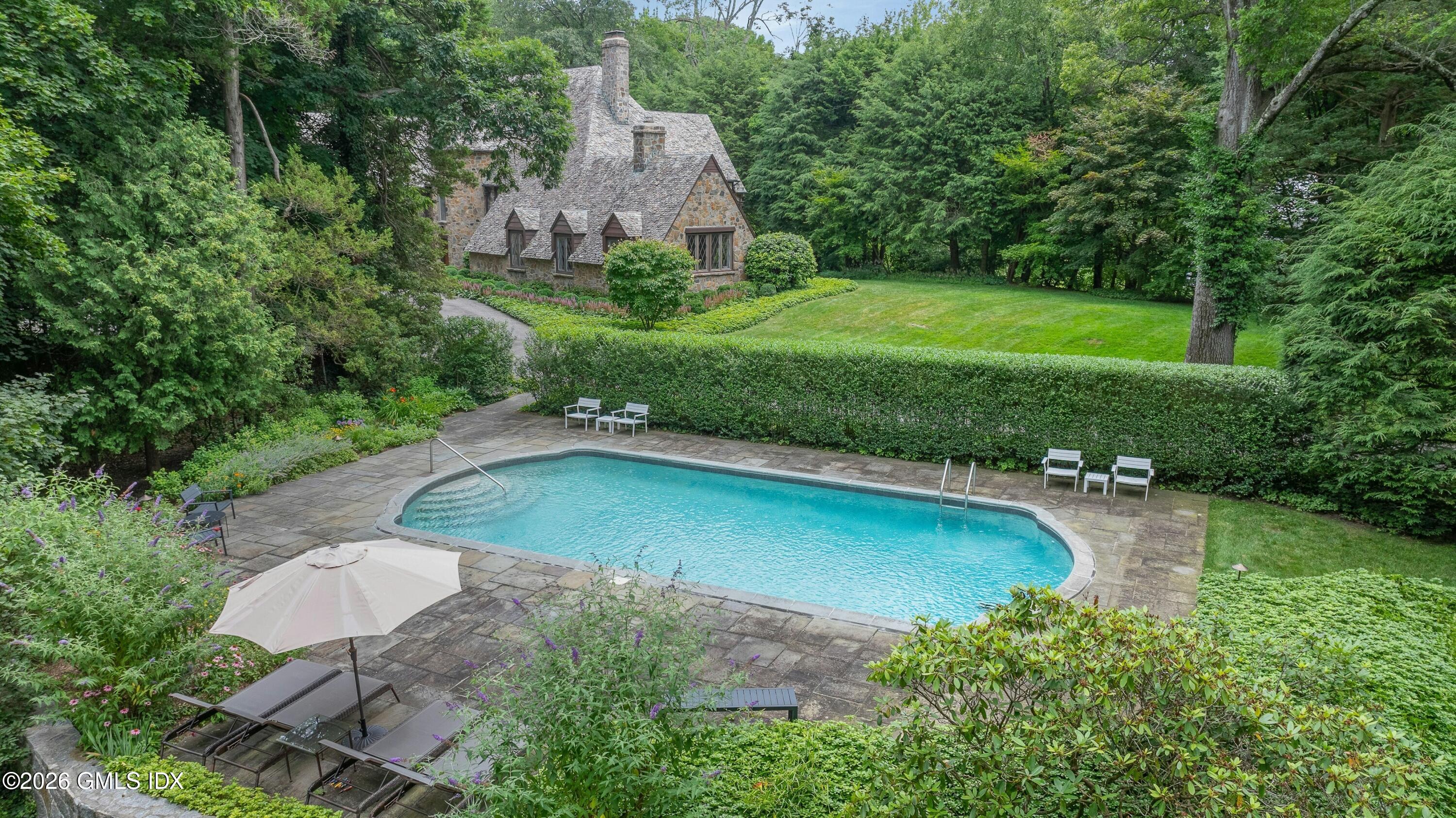 11 Alden Road Greenwich, CT 06831 - Photo 30 of 36 030-484375-DJI_20250706113706_0003_D_142