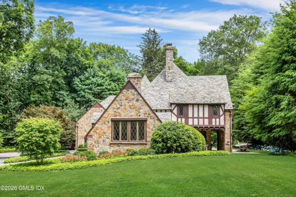 $6,600,000 | 11 Alden Road, Greenwich, CT 06831