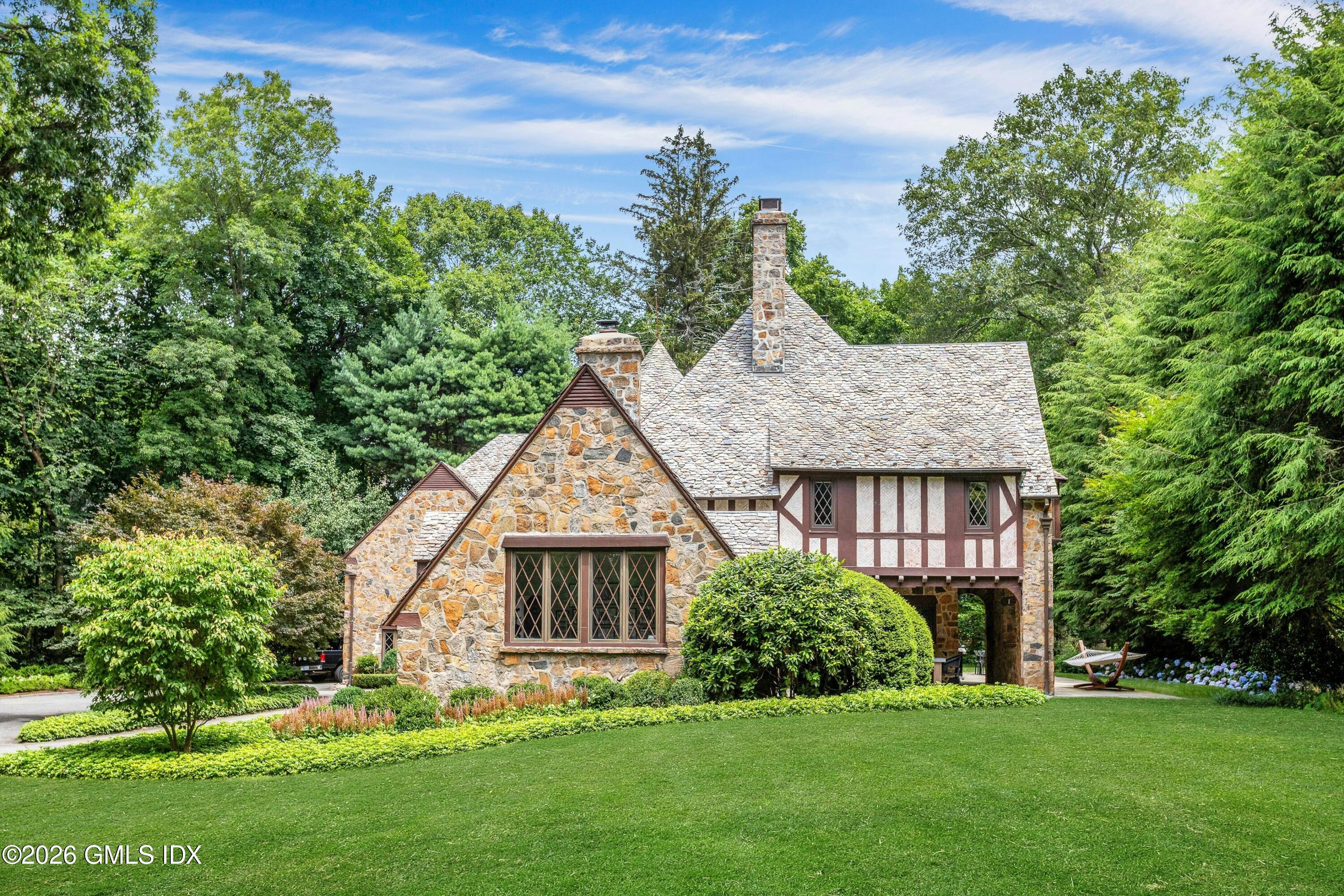 11 Alden Road Greenwich, CT 06831 - Photo 5 of 36 005-484375-_X0A4822_14217450