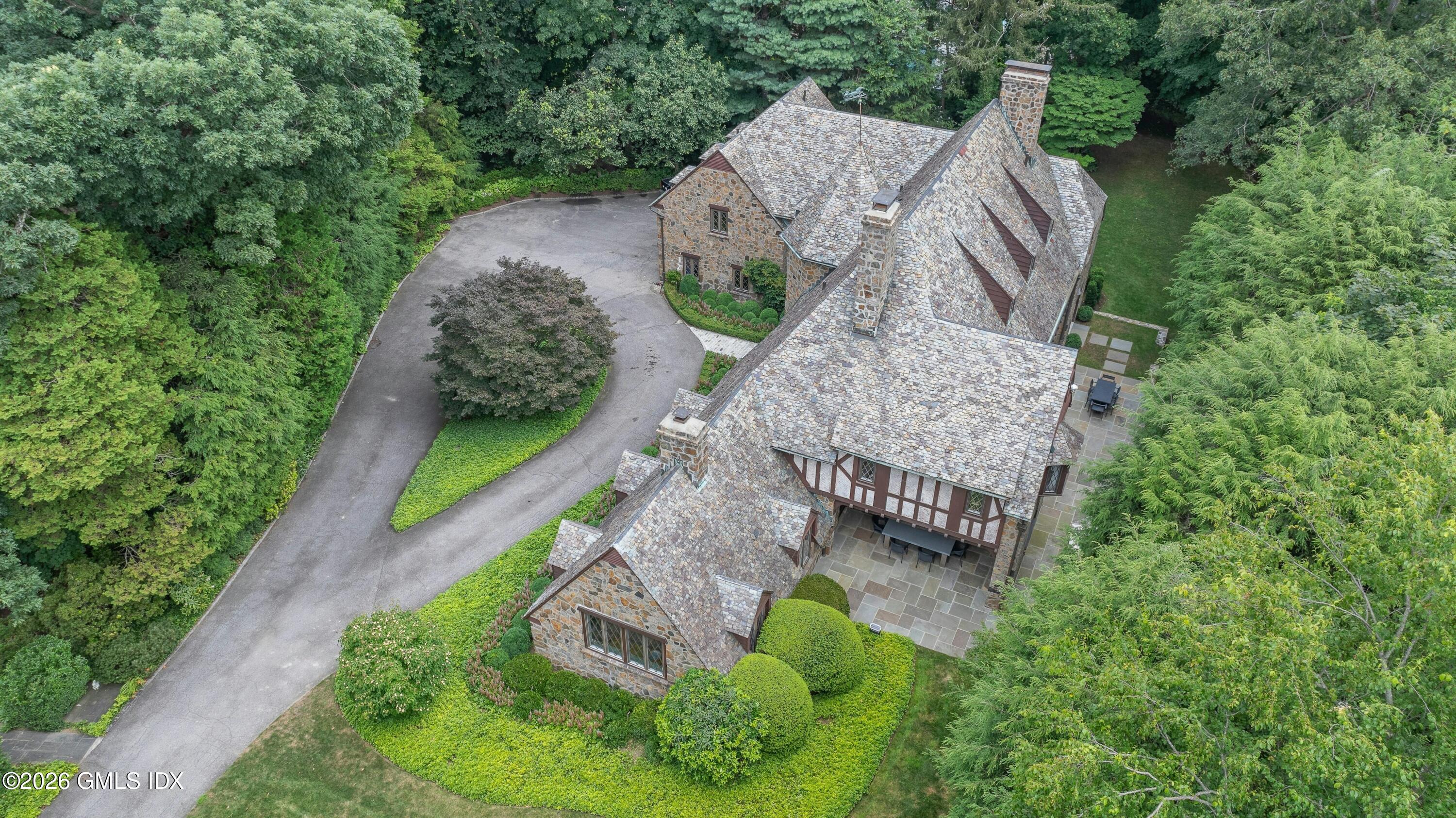 11 Alden Road Greenwich, CT 06831 - Photo 7 of 36 007-484375-DJI_20250706113943_0005_D_142