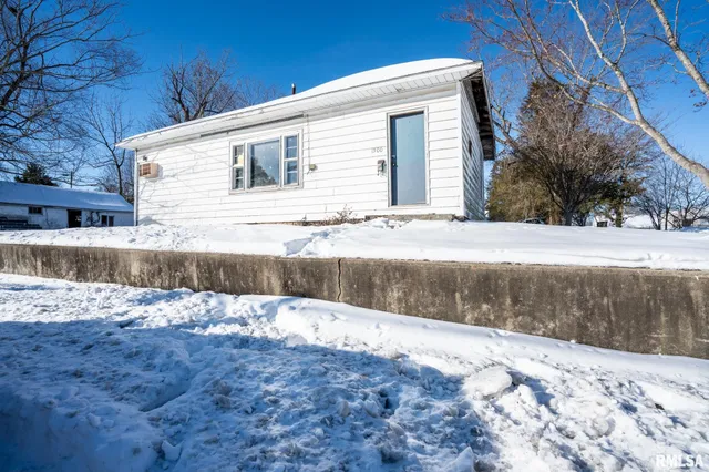 $30,000 | 1500 West Adams Street, Herrin, IL 62948