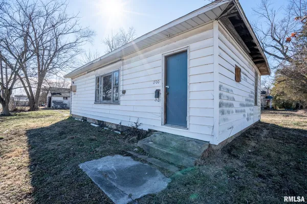 $25,000 | 1500 West Adams Street, Herrin, IL 62948