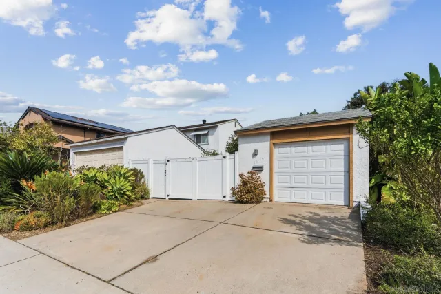 $988,800 | 13779 Paseo Cardiel, San Diego, CA 92129