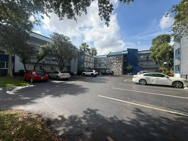$63,500 | 3210 Holiday Springs Boulevard, Unit 2103, Margate, FL 33063