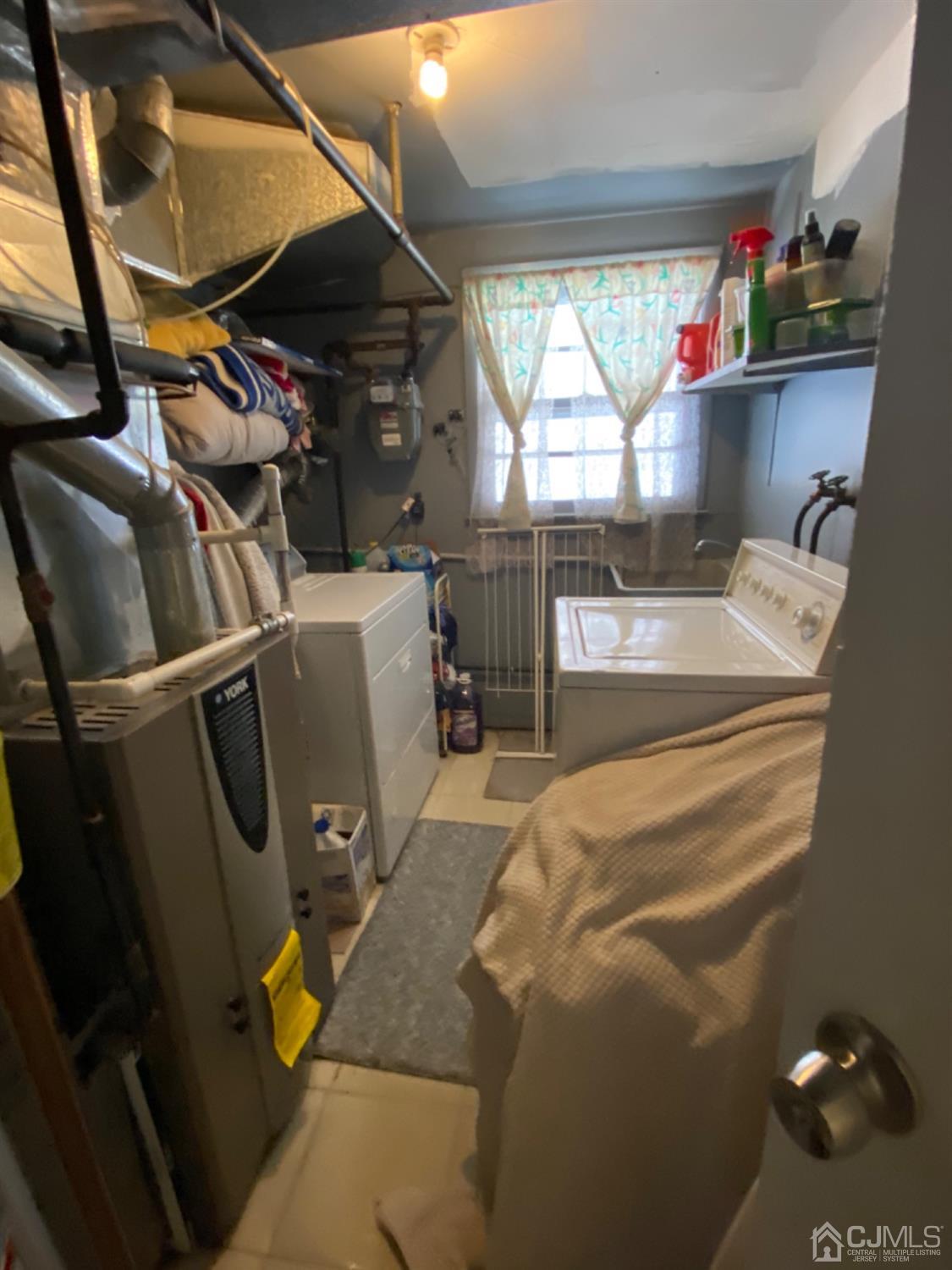 49 Wellington Road East Brunswick, NJ 08816 - Photo 14 of 17 Gallery Image 14