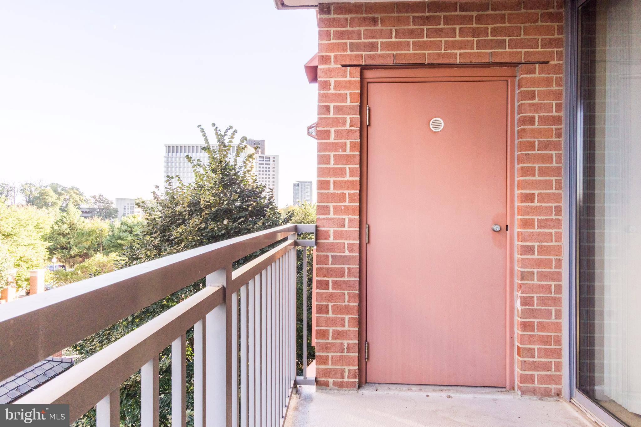 11710 Old Georgetown Road, Unit 422 North Bethesda, MD 20852 - Photo 15 of 29 a balcony with window