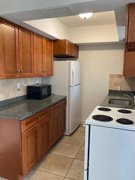 513 Southwest 2nd Court, Unit 3 Pompano Beach, FL 33060 - Photo 2 of 6 Photo 2