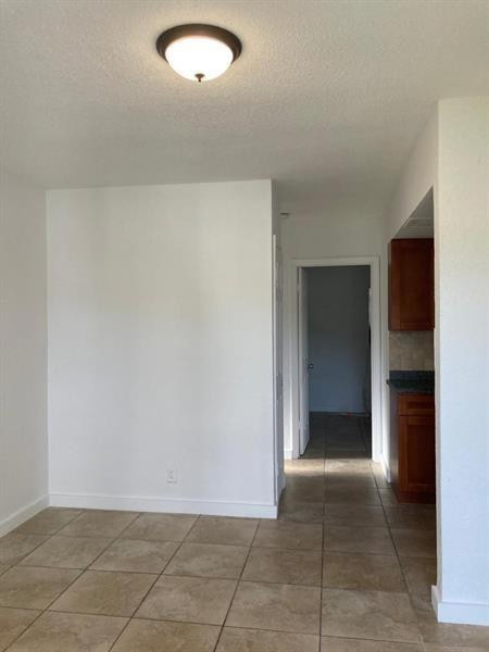 513 Southwest 2nd Court, Unit 3 Pompano Beach, FL 33060 - Photo 3 of 6 Photo 3