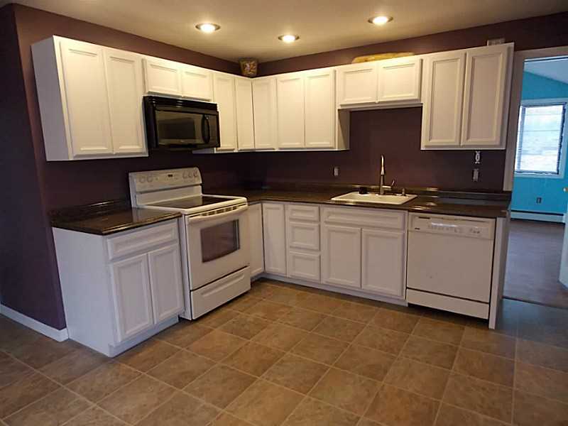 338 9th Avenue Woonsocket, RI 02895 - Photo 6 of 19 Kitchen.