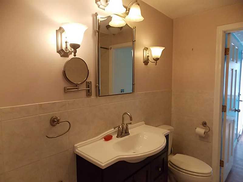 338 9th Avenue Woonsocket, RI 02895 - Photo 8 of 19 Bathroom.