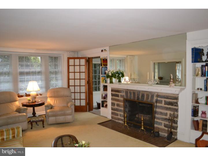 2601 West Darby Road Havertown, PA 19083 - Photo 7 of 18 Living Room