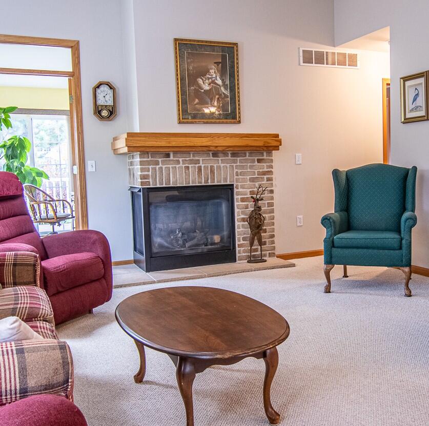 1224 Steeplechase Drive Watertown, WI 53094 - Photo 3 of 34 Livingroom with gas FP