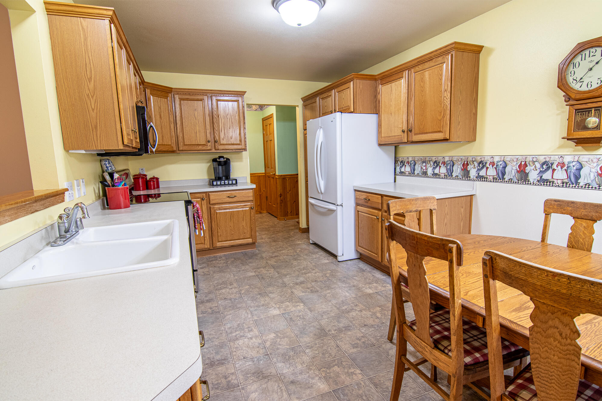 1224 Steeplechase Drive Watertown, WI 53094 - Photo 7 of 34 Kitchen