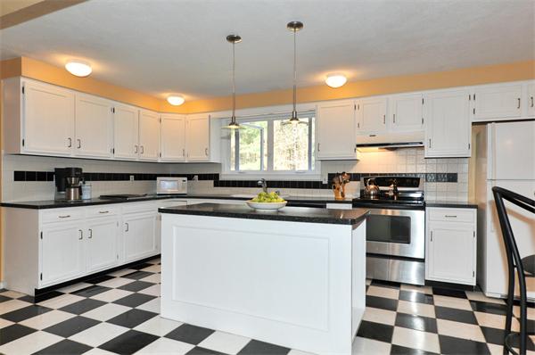 601 Rutland Street Carlisle, MA 01741 - Photo 3 of 13 Gallery Image 3