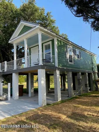 $1,250 | 180 East 1st Street, Biloxi, MS 39530