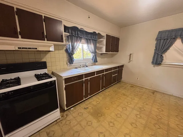 $169,900 | 2130 Medford Drive, Fort Wayne, IN 46803