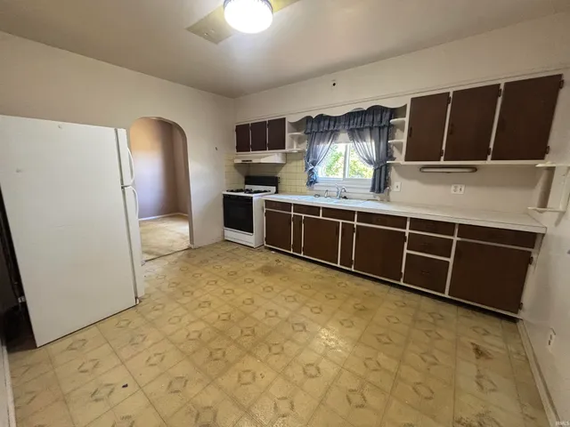 $169,900 | 2130 Medford Drive, Fort Wayne, IN 46803