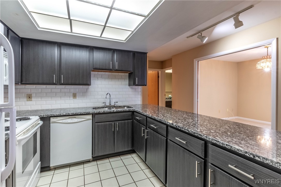 1105 Youngs Road, Unit F Amherst, NY 14221 - Photo 15 of 31