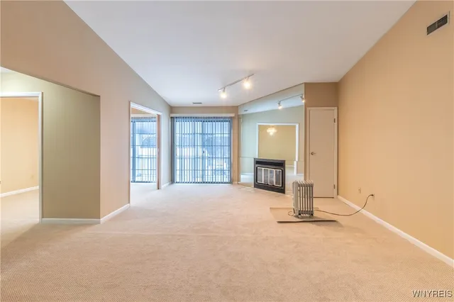 $1,750 | 1105 Youngs Road, Unit F, Amherst, NY 14221