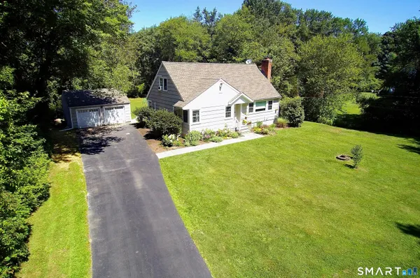 $699,000 | 18 Head Of Meadow Road, Newtown, CT 06470