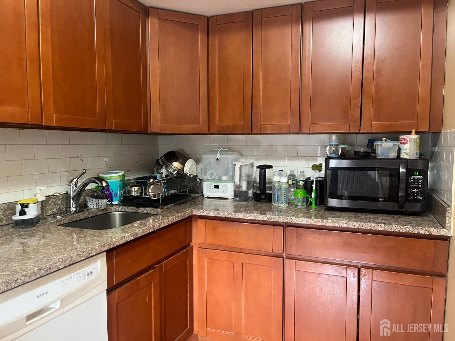 1941 Raspberry Court Edison, NJ 08817 - Photo 3 of 7