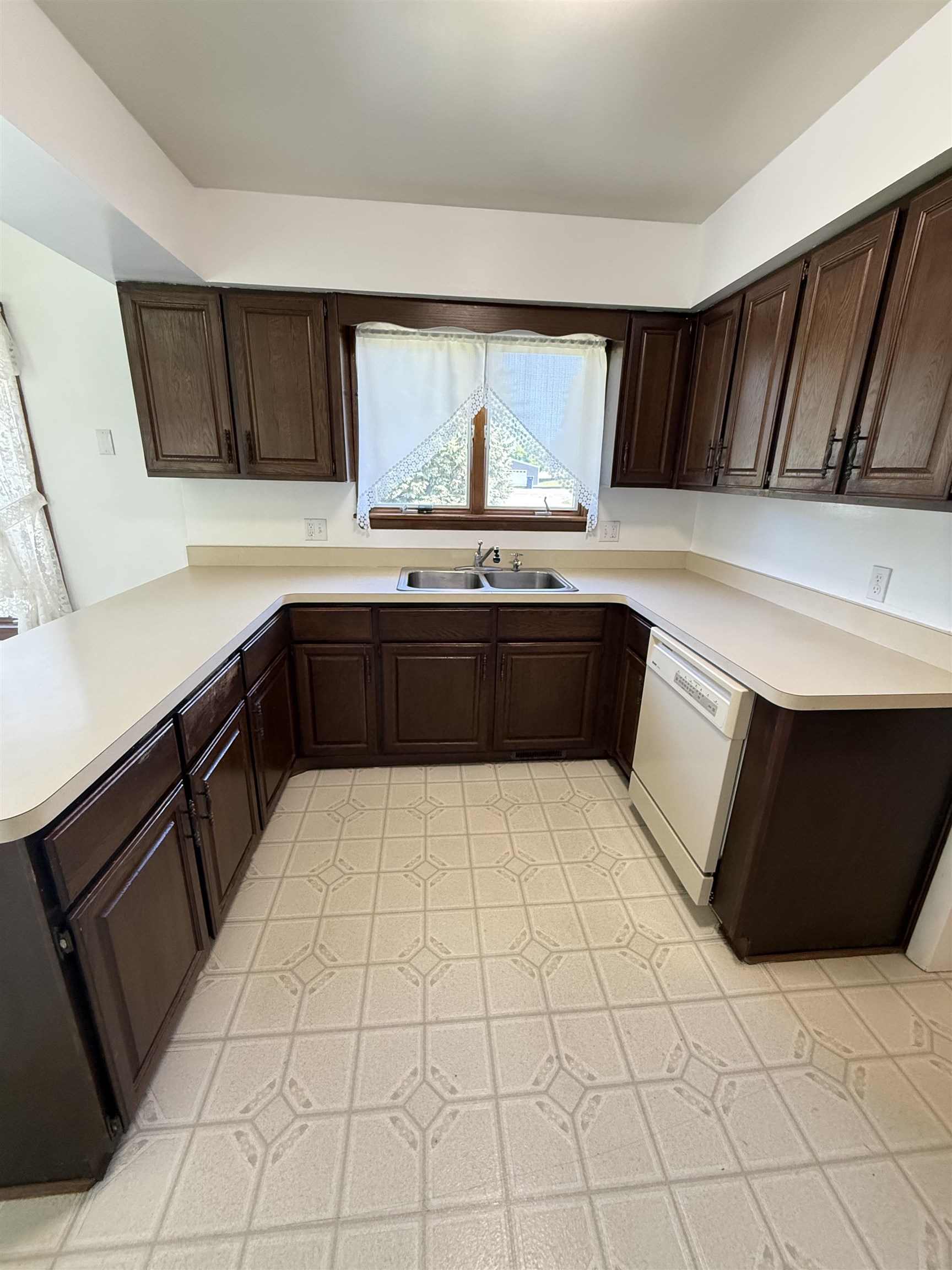 305 West Remus Road Mount Pleasant, MI 48858 - Photo 10 of 46 1946086-f773dd01-320e-4d57-a60b-afca02cb0a9b.JPG
