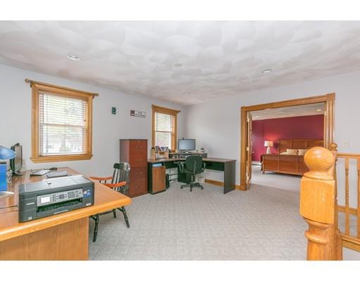 23 Rangeway Road Billerica, MA 01862 - Photo 18 of 30 a living room with furniture and a window