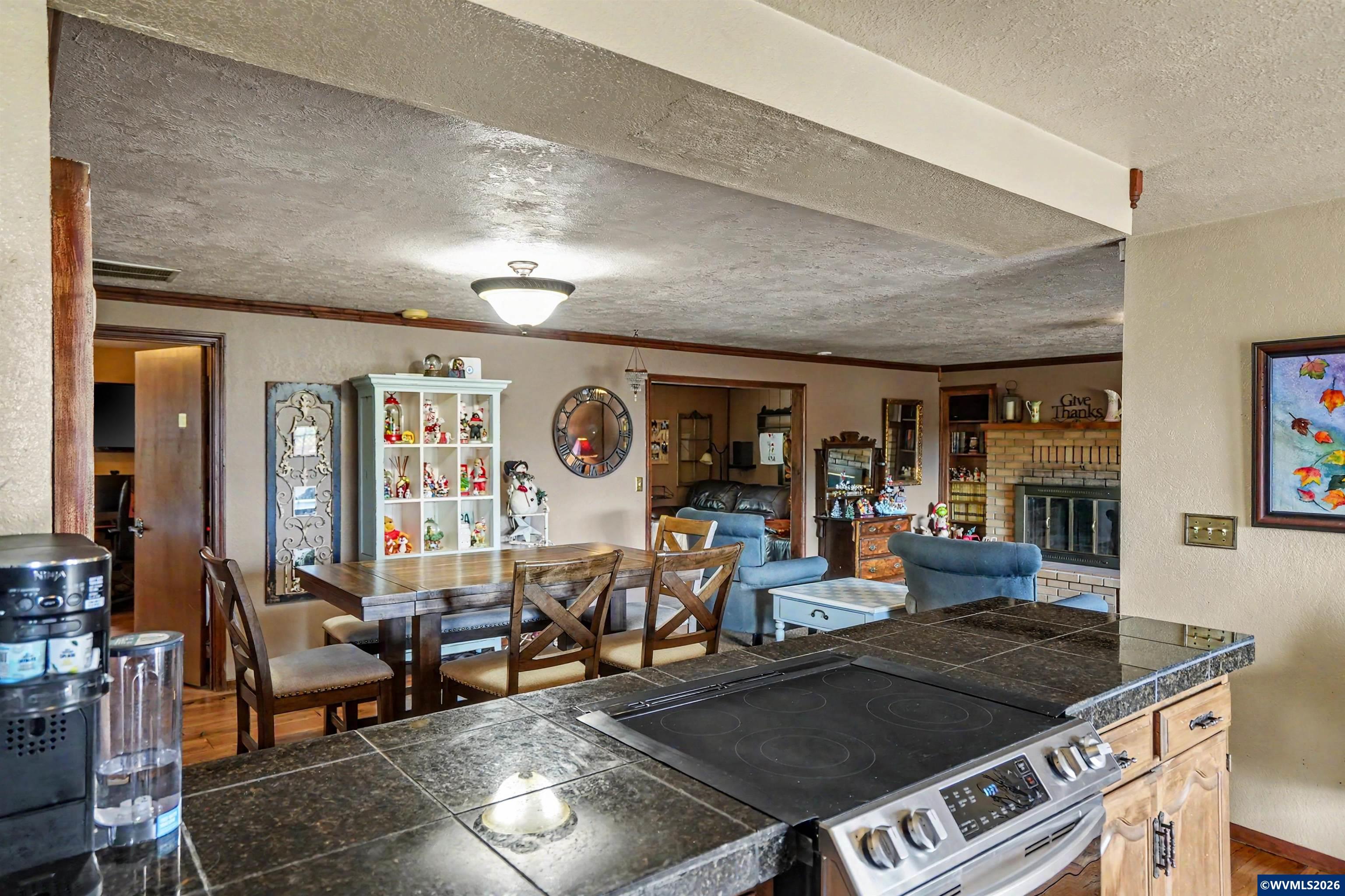 15991 Oakdale Road Dallas, OR 97338 - Photo 17 of 50