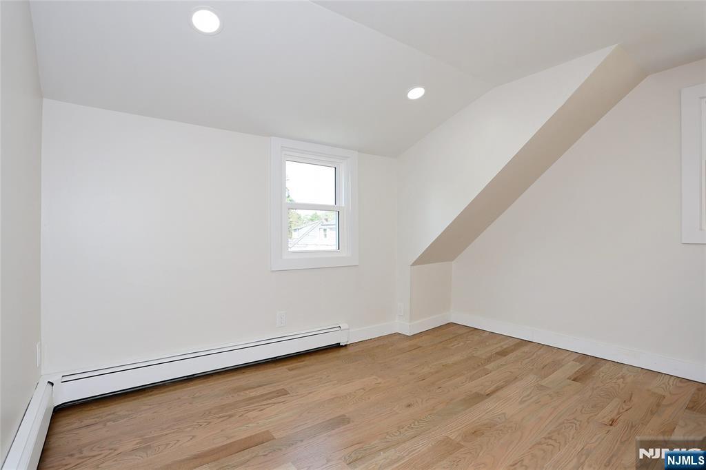 20 Dojean Court Bergenfield, NJ 07621 - Photo 24 of 50