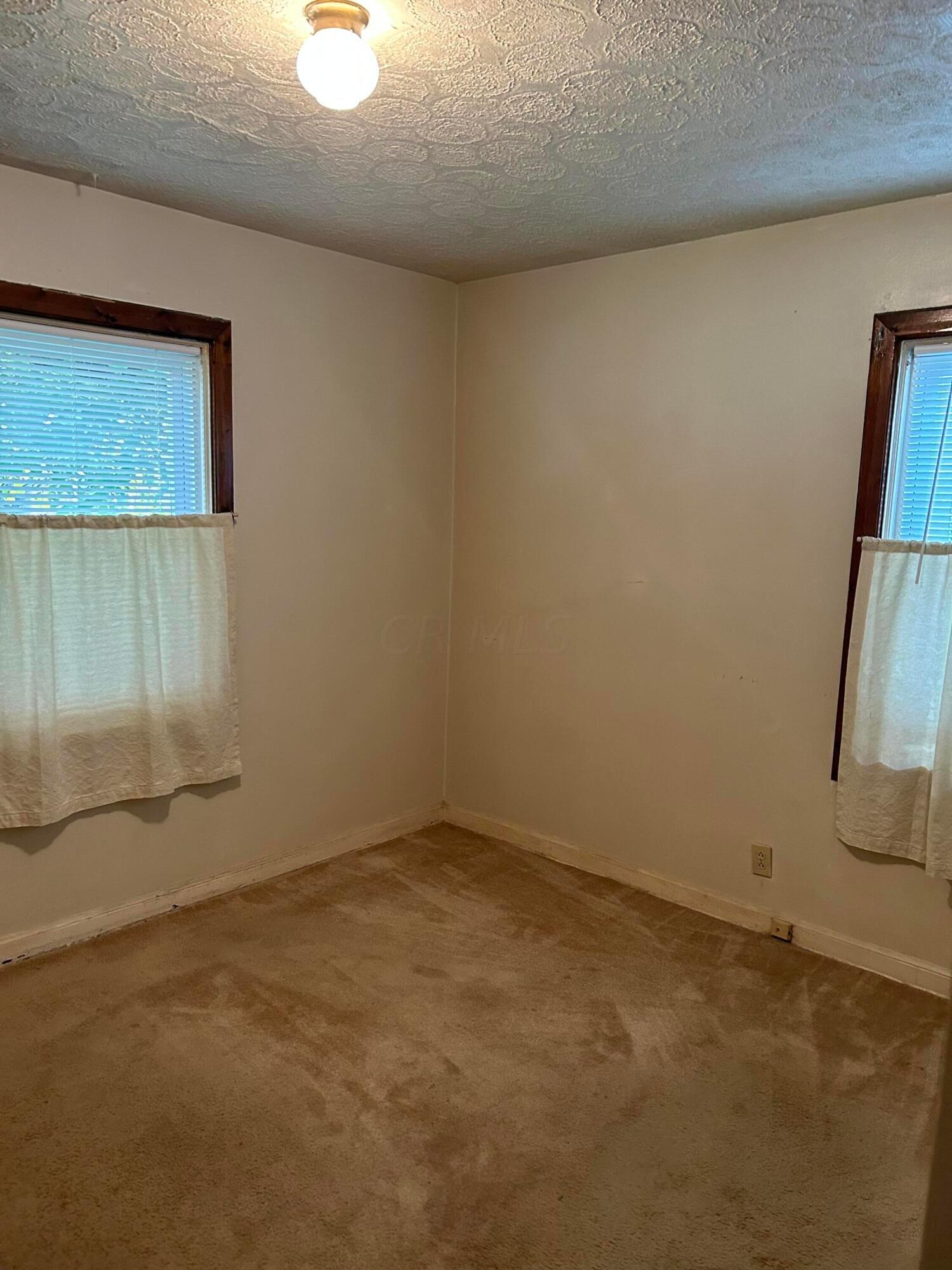 220 North Virginialee Road Columbus, OH 43209 - Photo 6 of 7 Bedroom