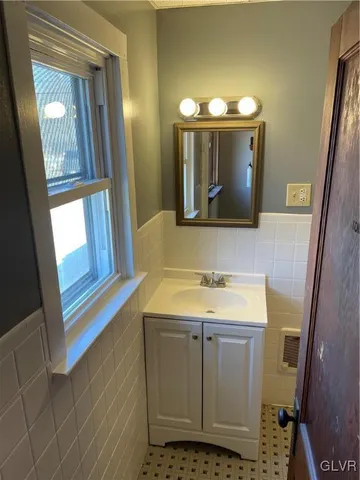 $1,300,000 | 1563 Old Highway 22, Lenhartsville, PA 19534