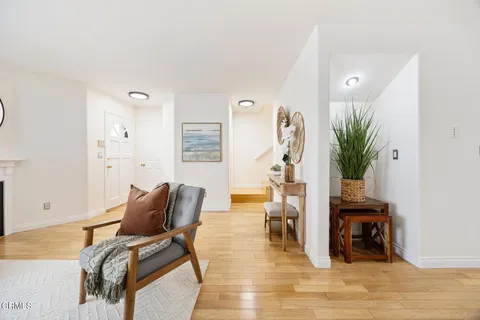 $749,888 | 49 North Parkwood Avenue, Unit 10, Pasadena, CA 91107
