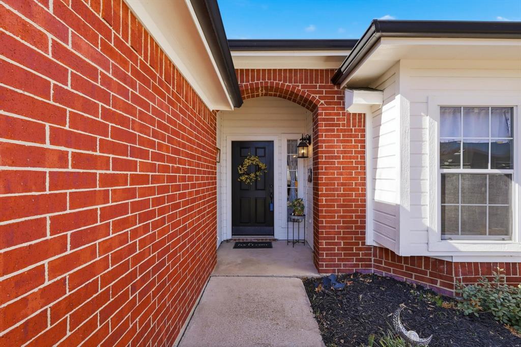 1305 Rye Glen Drive Midlothian, TX 76065 - Photo 2 of 36