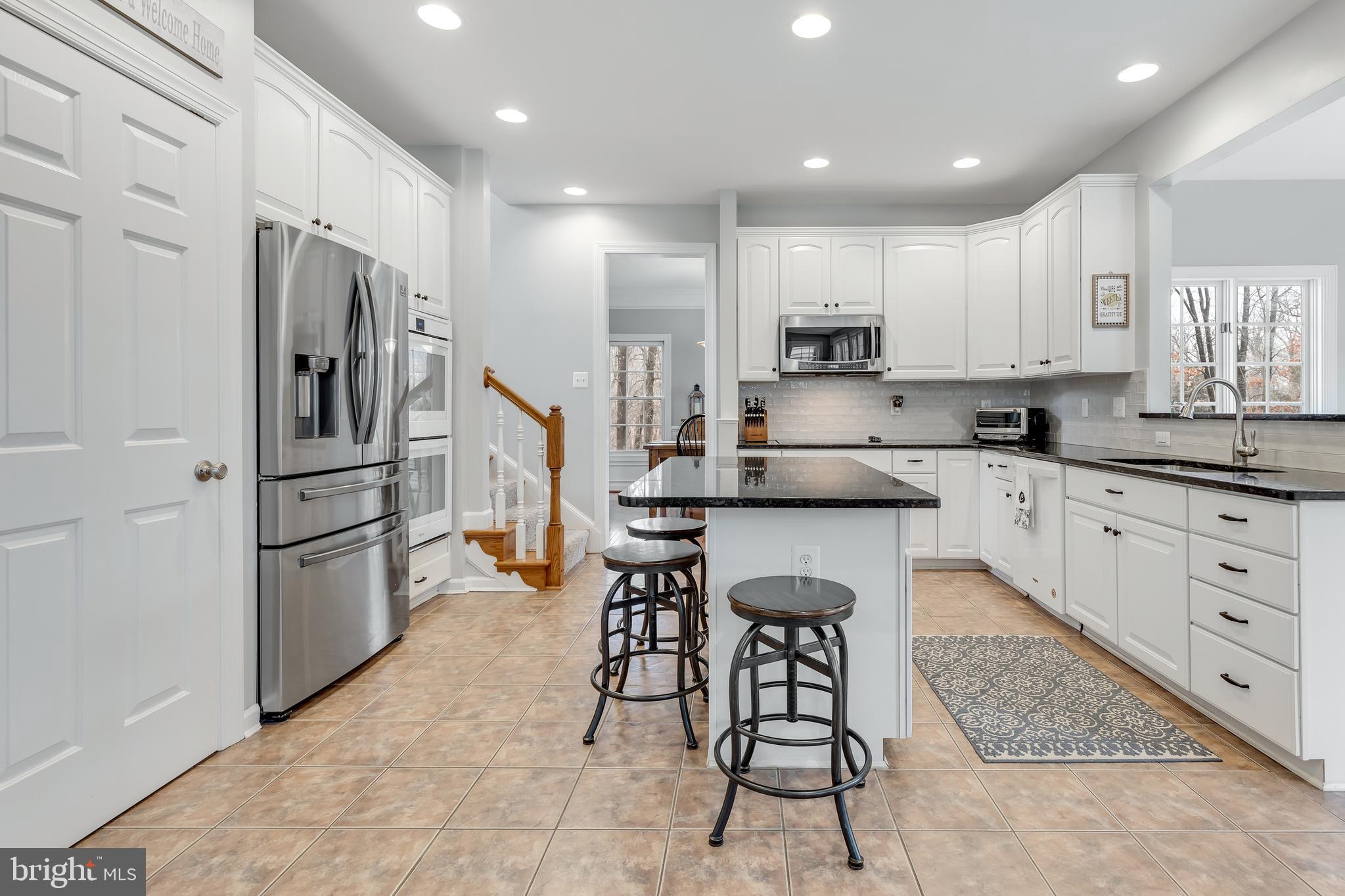 14413 Clubhouse Road Gainesville, VA 20155 - Photo 12 of 59 Open Concept Eat-In Kitchen Island