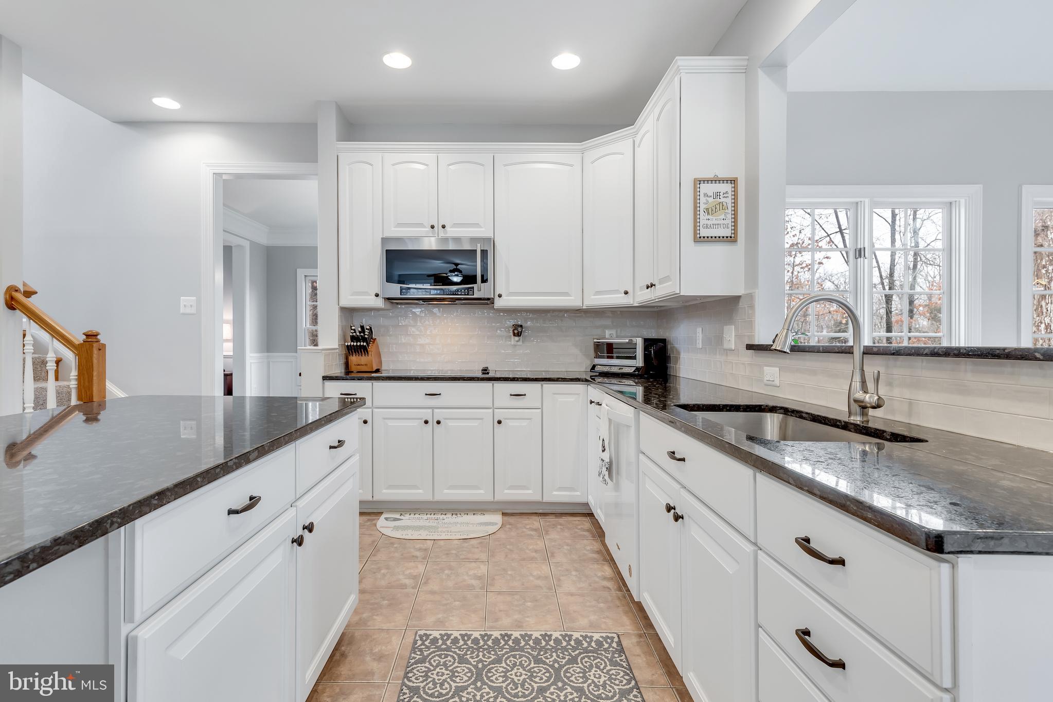14413 Clubhouse Road Gainesville, VA 20155 - Photo 13 of 59 Open Concept Eat-In Kitchen Island