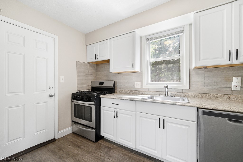 2326 Greenvale Road Cleveland, OH 44121 - Photo 11 of 22 Gallery Image 11