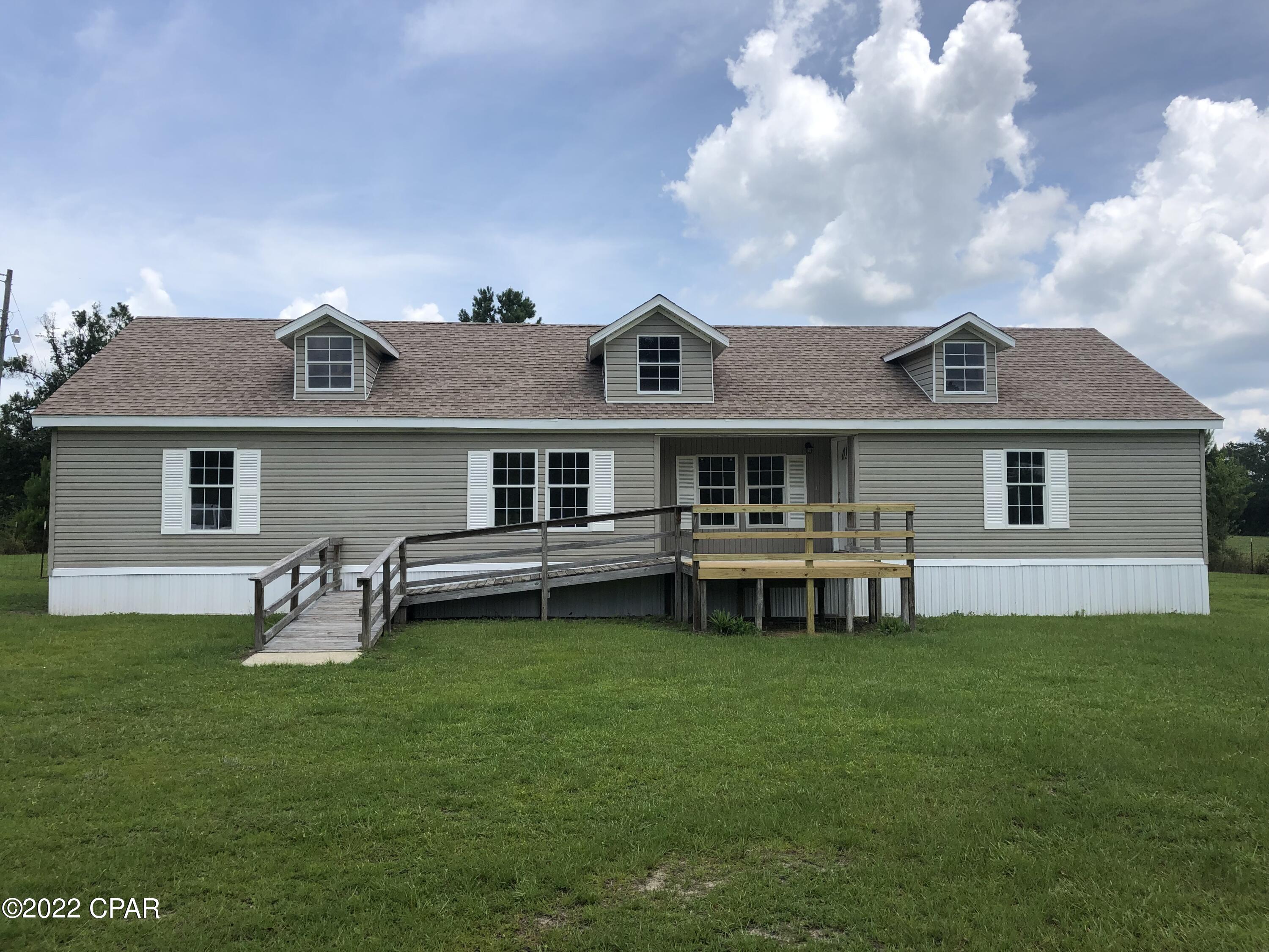 1986 Rooks Circle Cottondale, FL 32431 - Photo 1 of 17