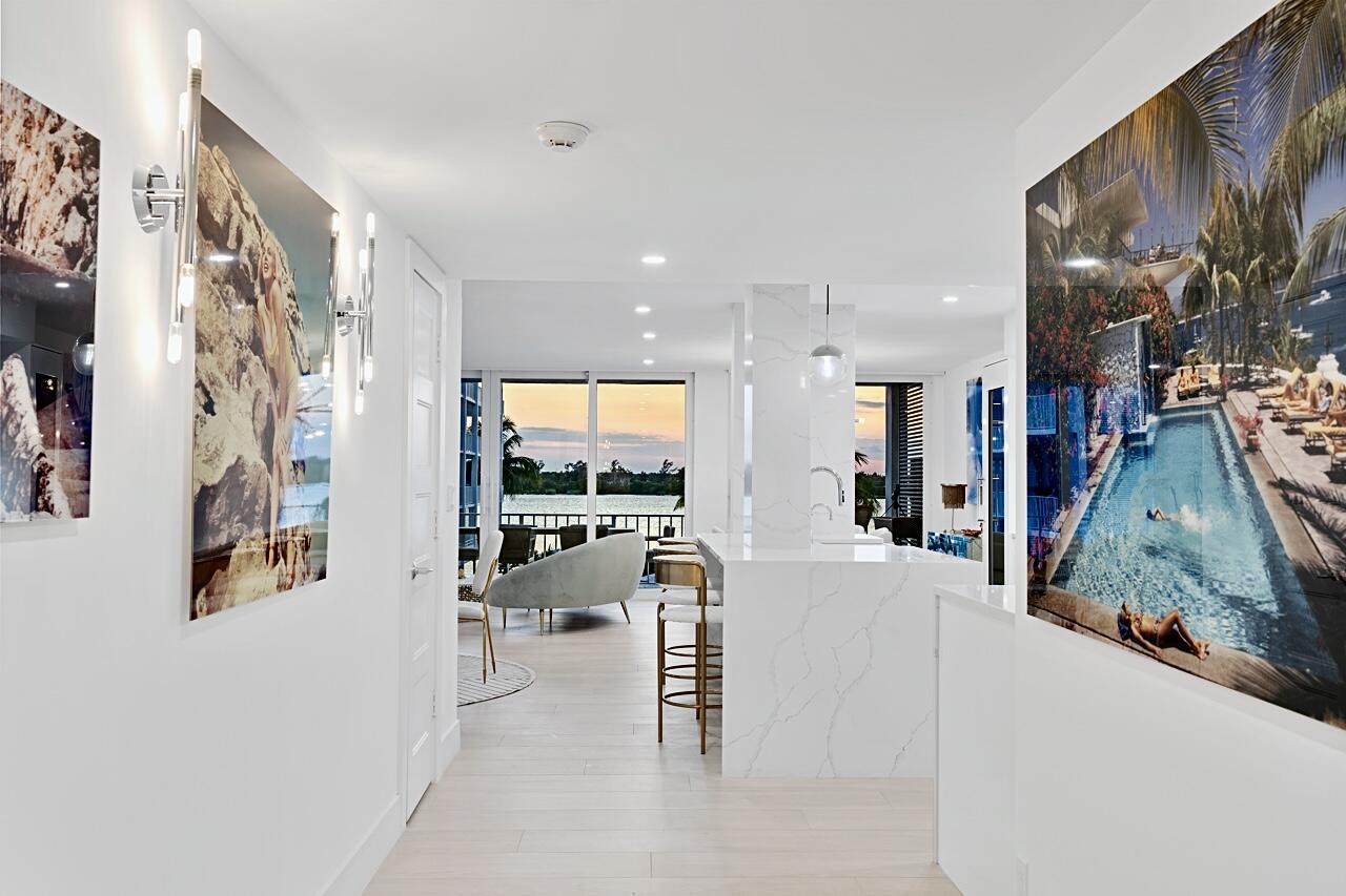 2784 South Ocean Boulevard, Unit 201E Palm Beach, FL 33480 - Photo 5 of 40 Foyer