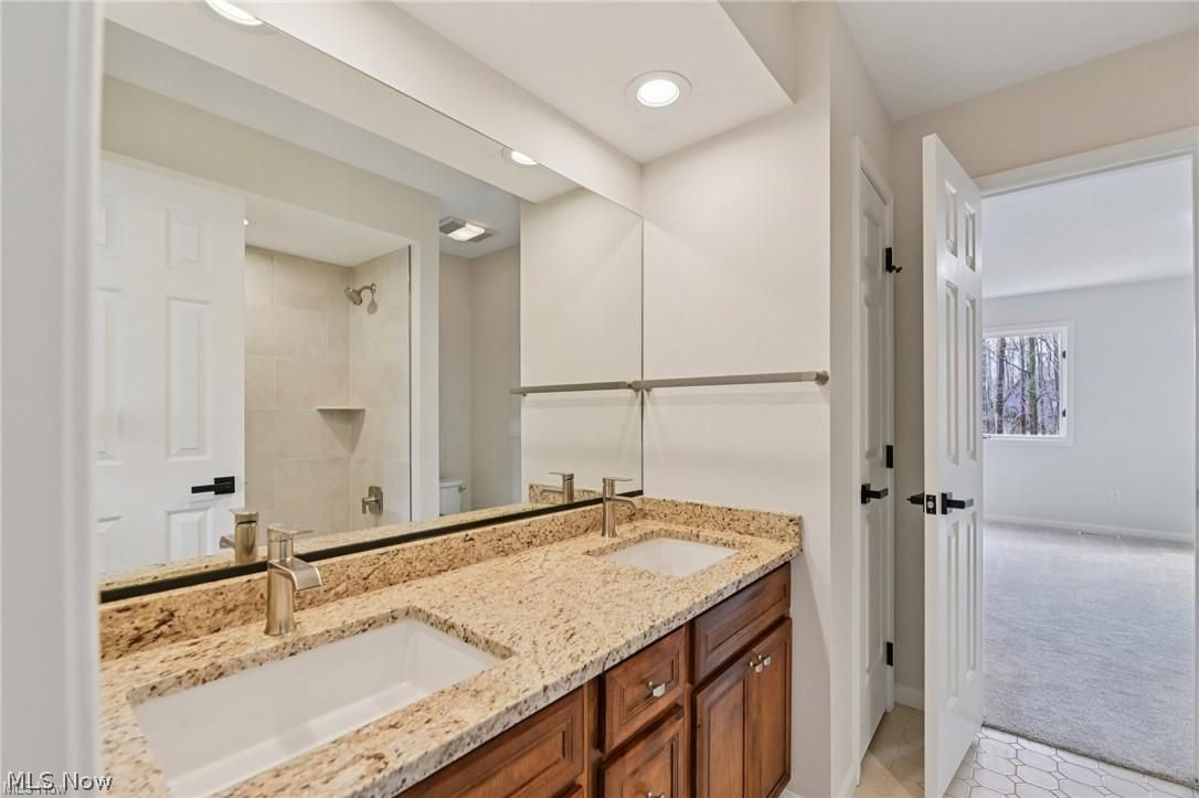 8215 Eagle Ridge Drive Painesville, OH 44077 - Photo 32 of 49 Jack n Jill bath on second floor