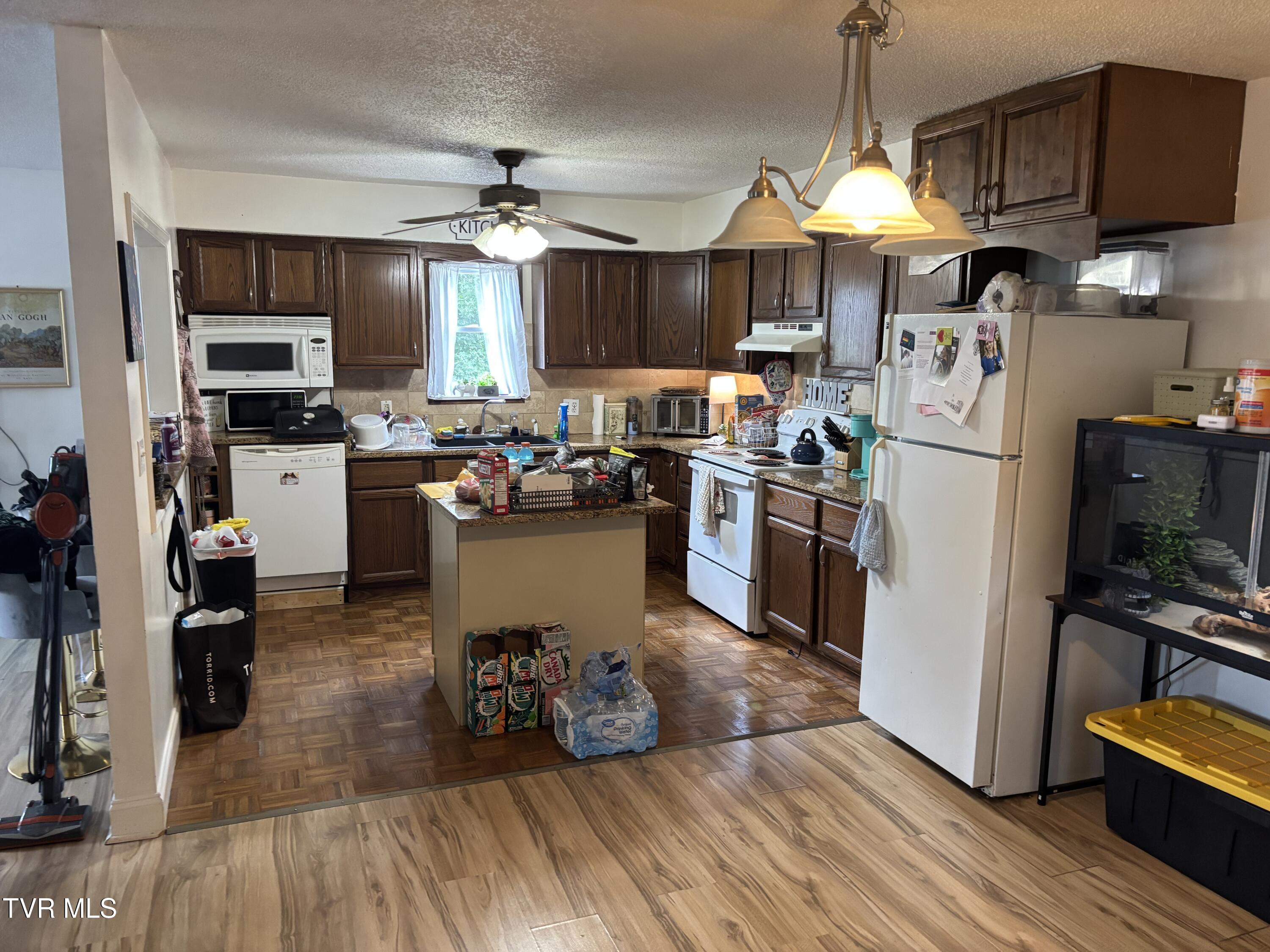 253 Harr Town Road Blountville, TN 37617 - Photo 17 of 23 IMG_1773