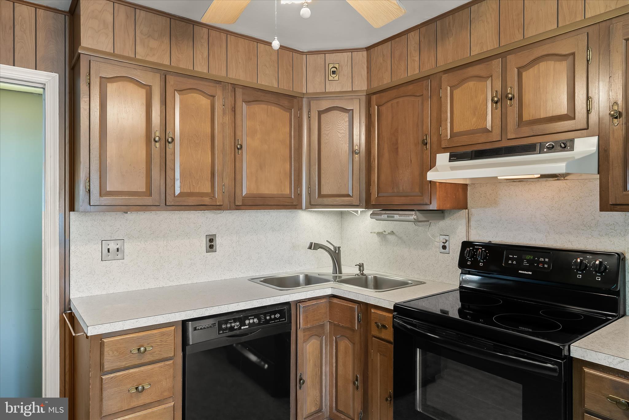 5810 Ritchie Street Glen Burnie, MD 21061 - Photo 14 of 55 Kitchen